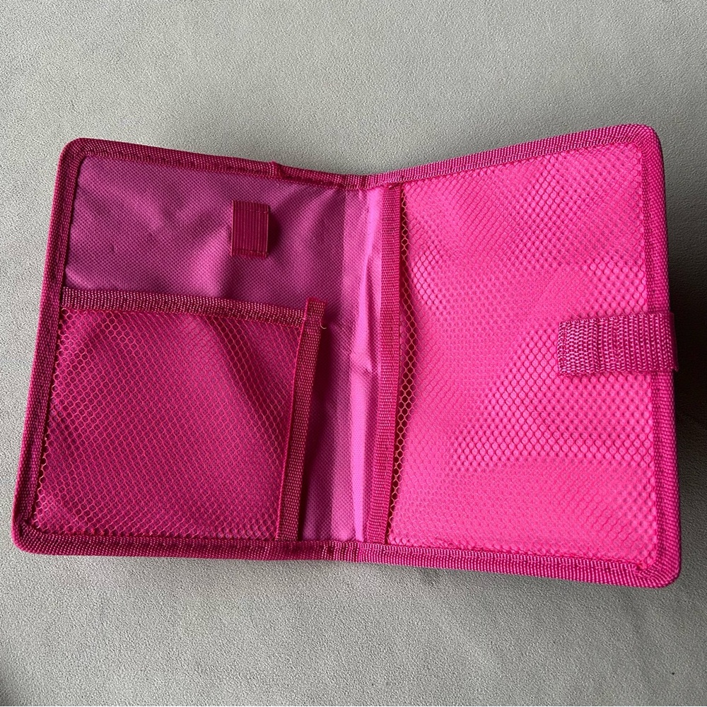 Hard Case Folio ~ Mesh Pockets Inside - Picture 3 of 7